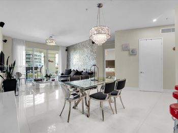 200 Sunny Isles Blvd