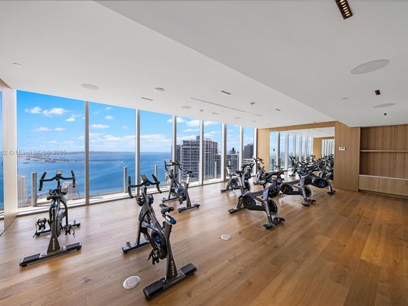 300 Biscayne Blvd Way 805, Miami FL 33131