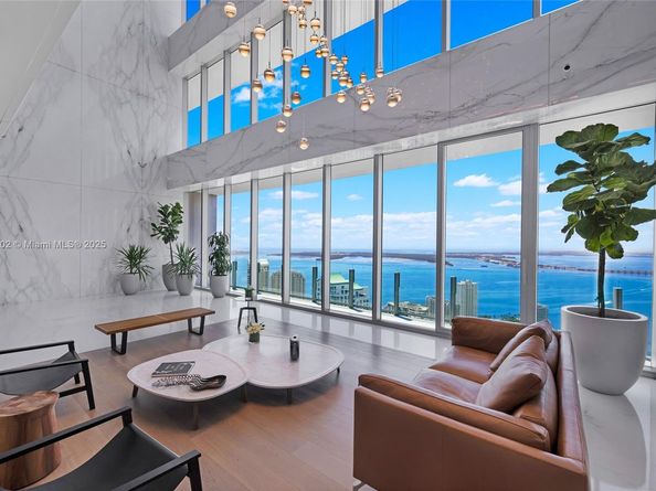 300 Biscayne Blvd Way 805, Miami FL 33131
