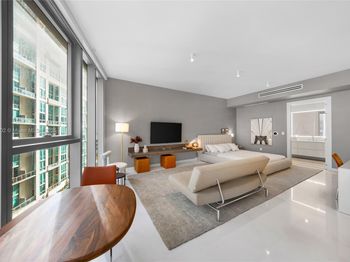 300 Biscayne Blvd Way