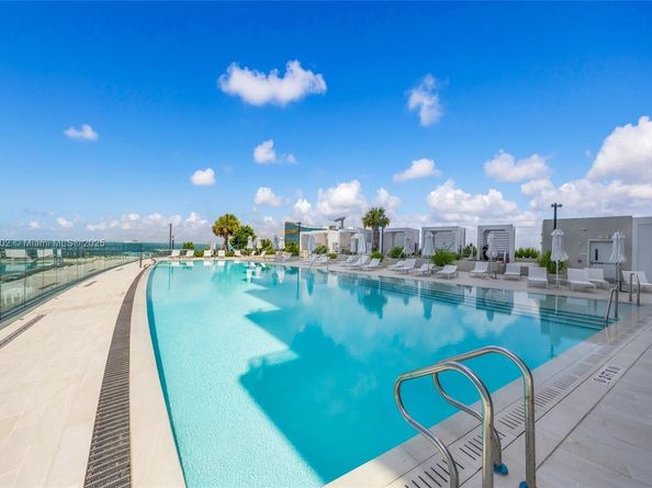 300 Biscayne Blvd Way 805, Miami FL 33131