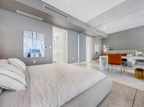 300 Biscayne Blvd Way 805, Miami FL 33131