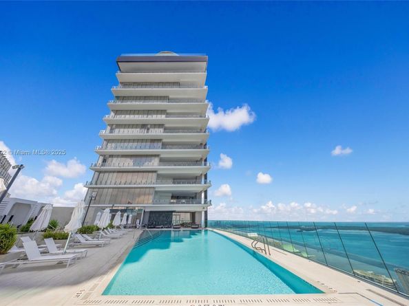 300 Biscayne Blvd Way 805, Miami FL 33131