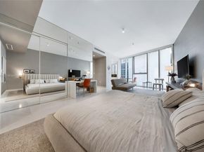 300 Biscayne Blvd Way 805, Miami FL 33131