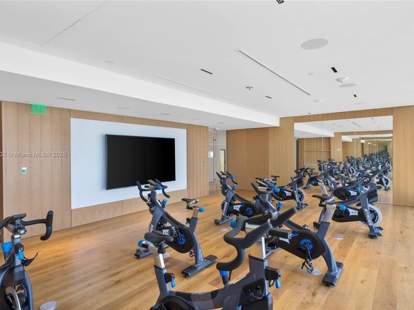300 Biscayne Blvd Way 805, Miami FL 33131