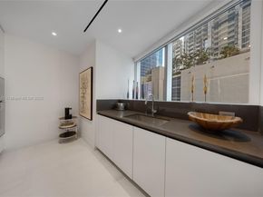 300 Biscayne Blvd Way 805, Miami FL 33131