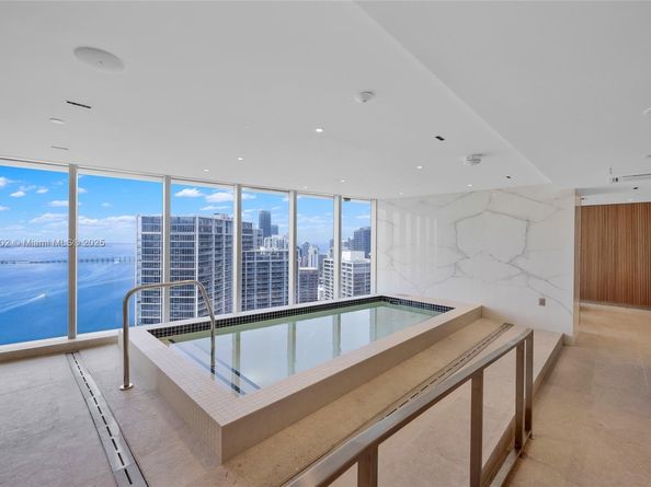 300 Biscayne Blvd Way 805, Miami FL 33131