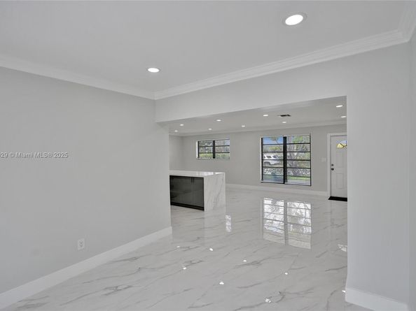 740 NE 181st St, Miami FL 33162