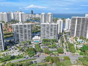 3731 N Country Club Dr 521, Aventura FL 33180