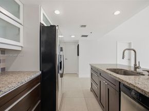 7601 E Treasure Dr 1119, North Bay Village FL 33141