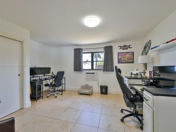 104 N 31st Ct, Hollywood FL 33021