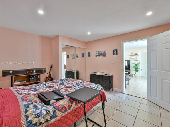 104 N 31st Ct, Hollywood FL 33021