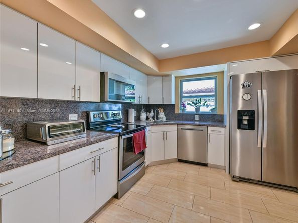 104 N 31st Ct, Hollywood FL 33021