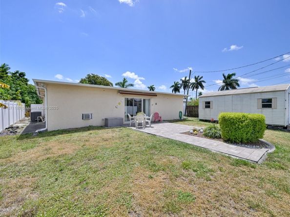 104 N 31st Ct, Hollywood FL 33021