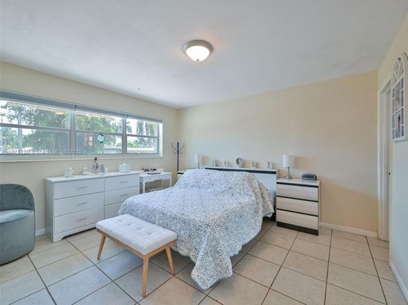 104 N 31st Ct, Hollywood FL 33021