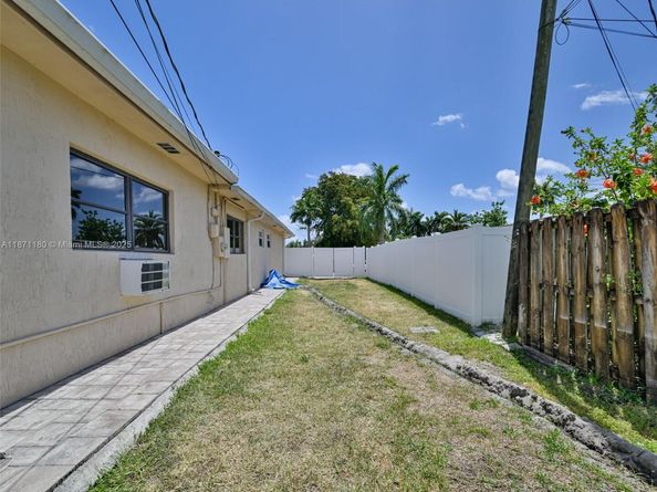 104 N 31st Ct, Hollywood FL 33021