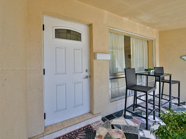 104 N 31st Ct, Hollywood FL 33021
