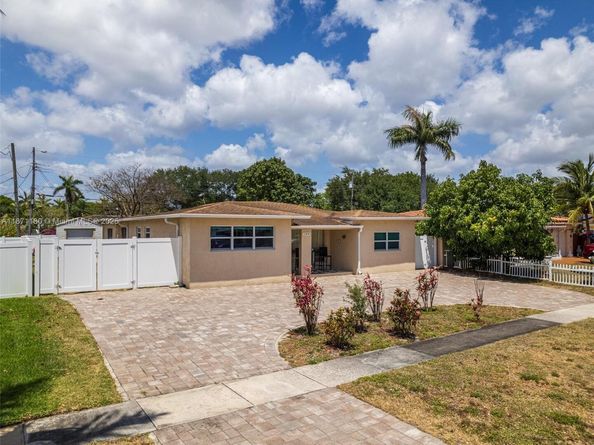 104 N 31st Ct, Hollywood FL 33021