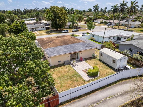 104 N 31st Ct, Hollywood FL 33021