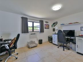 104 N 31st Ct, Hollywood FL 33021