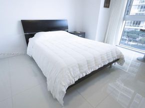 475 Brickell Ave 1715, Miami FL 33131