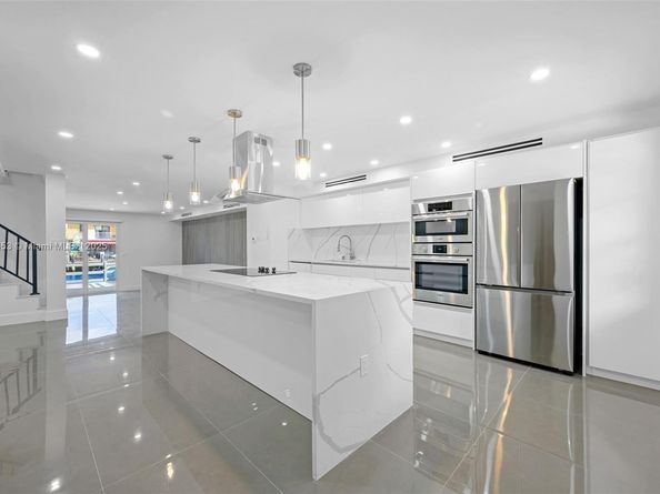 3807 NE 166th St, North Miami Beach FL 33160