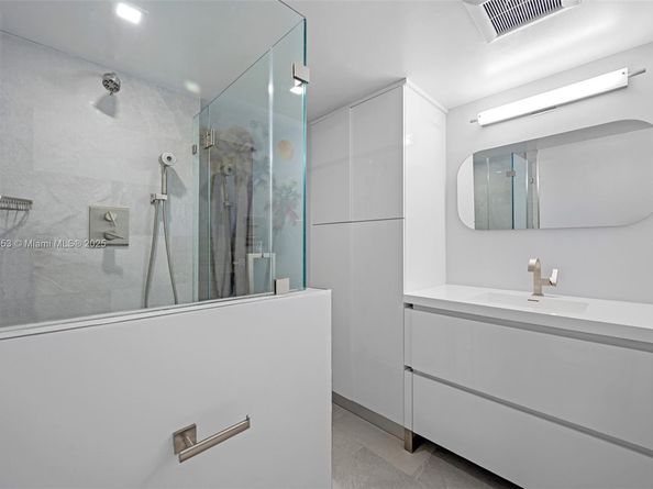 3807 NE 166th St, North Miami Beach FL 33160