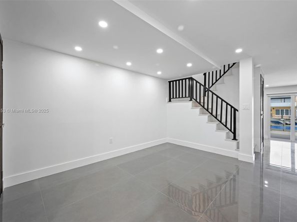 3807 NE 166th St, North Miami Beach FL 33160