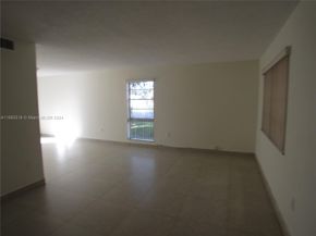 10 SW 108th Ave E8, Sweetwater FL 33174