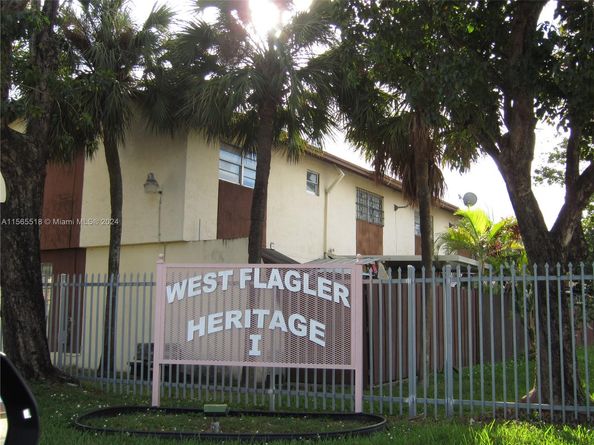 10 SW 108th Ave E8, Sweetwater FL 33174