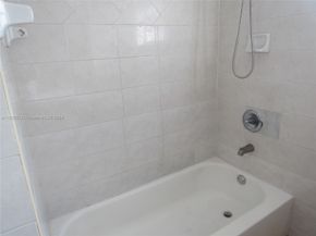 10 SW 108th Ave E8, Sweetwater FL 33174