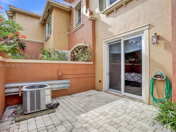 4909 Schooner Drive, Fort Lauderdale FL 33312