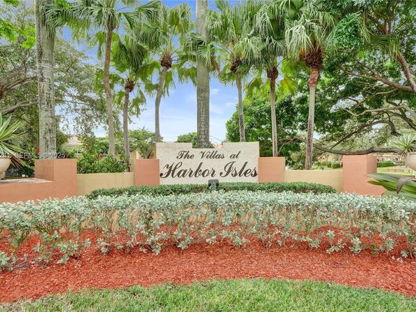 4909 Schooner Drive, Fort Lauderdale FL 33312