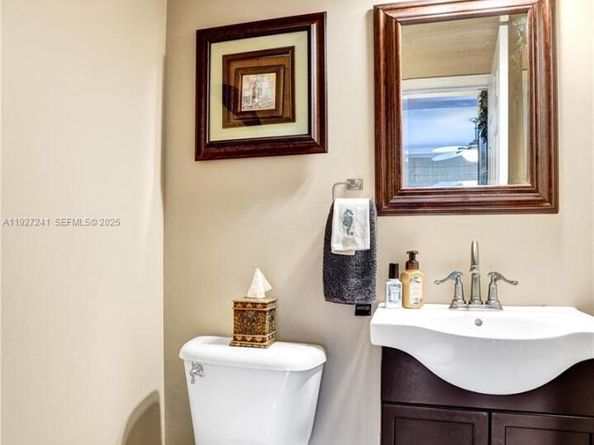 4909 Schooner Drive, Fort Lauderdale FL 33312