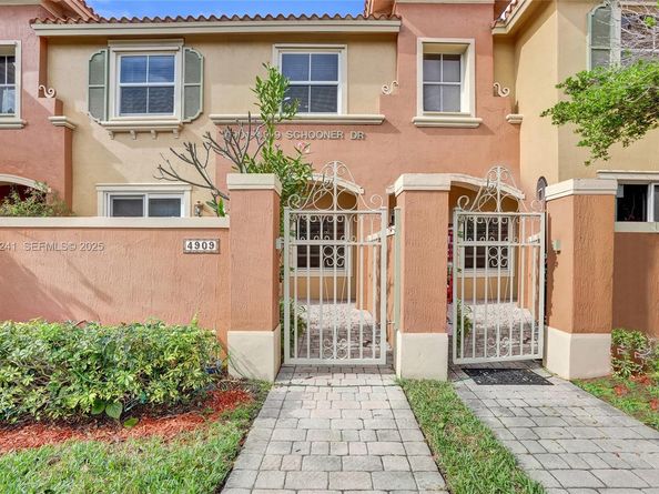 4909 Schooner Drive, Fort Lauderdale FL 33312