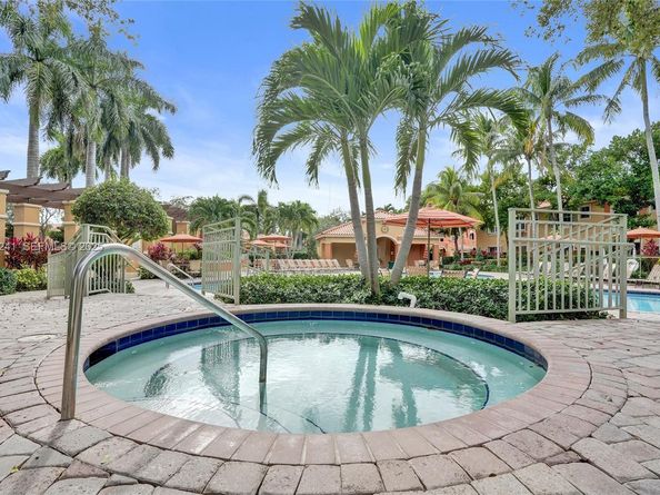 4909 Schooner Drive, Fort Lauderdale FL 33312