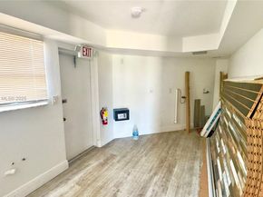 888 E Coast Ave, Lantana FL 33462