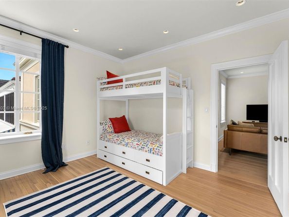 1004 Cotorro Ave, Coral Gables FL 33146