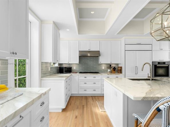 1004 Cotorro Ave, Coral Gables FL 33146