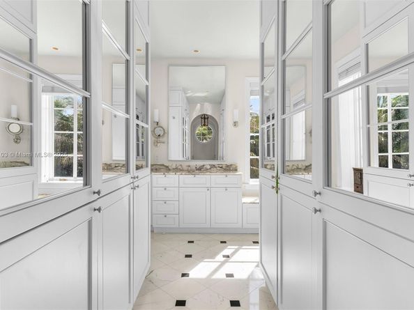 1004 Cotorro Ave, Coral Gables FL 33146