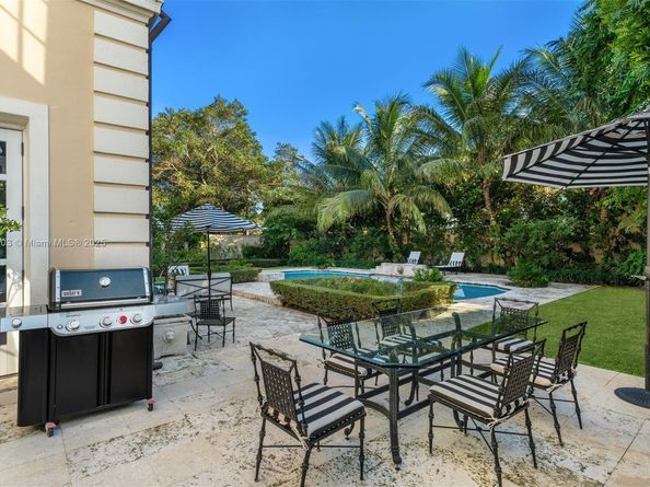 1004 Cotorro Ave, Coral Gables FL 33146