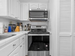 3067 Center St 17, Miami FL 33133