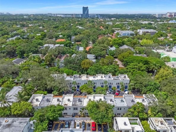 3067 Center St 17, Miami FL 33133