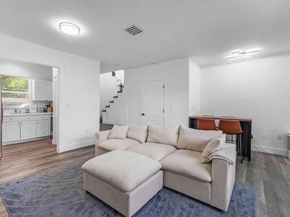3067 Center St 17, Miami FL 33133