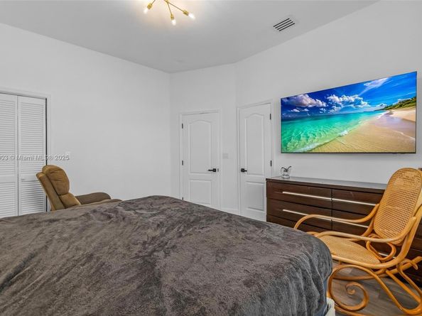 3067 Center St 17, Miami FL 33133