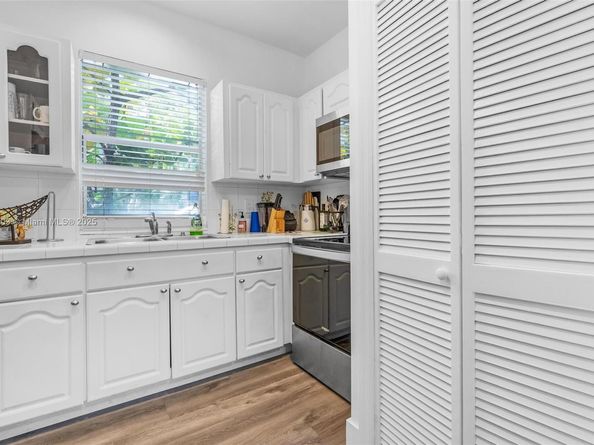 3067 Center St 17, Miami FL 33133
