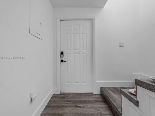 3067 Center St 17, Miami FL 33133