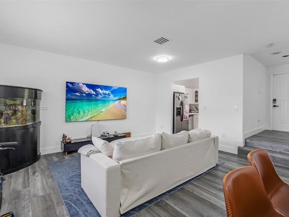 3067 Center St 17, Miami FL 33133