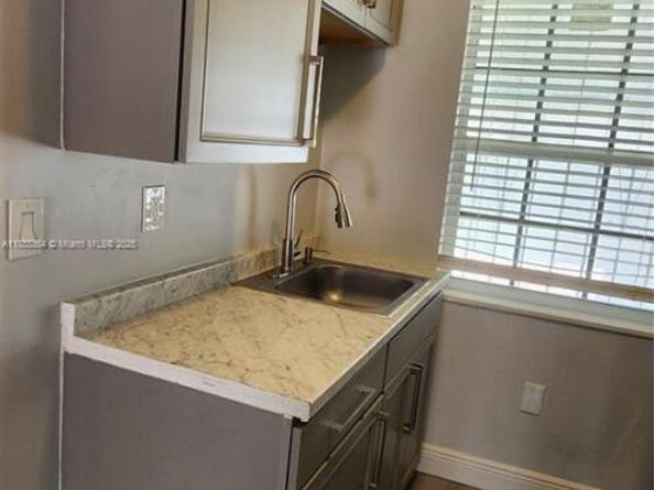 405 NW 64th St, Miami FL 33150