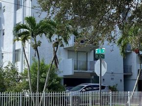1090 NE 129th St 205, North Miami FL 33161
